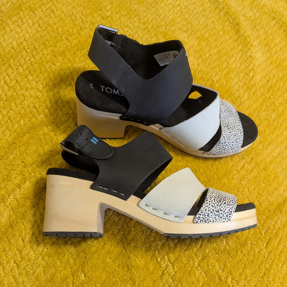 TOMS Women's Black and White Sandals